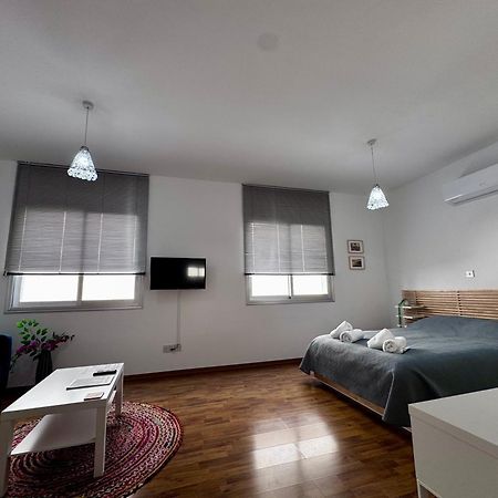 Lovely Studio Apartment In Pafos מראה חיצוני תמונה
