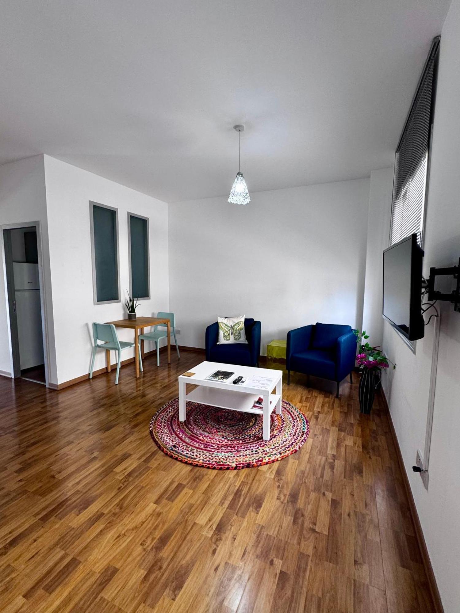 Lovely Studio Apartment In Pafos מראה חיצוני תמונה
