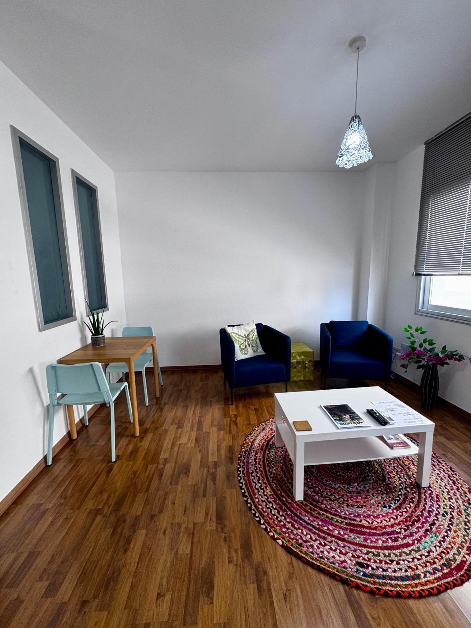 Lovely Studio Apartment In Pafos מראה חיצוני תמונה